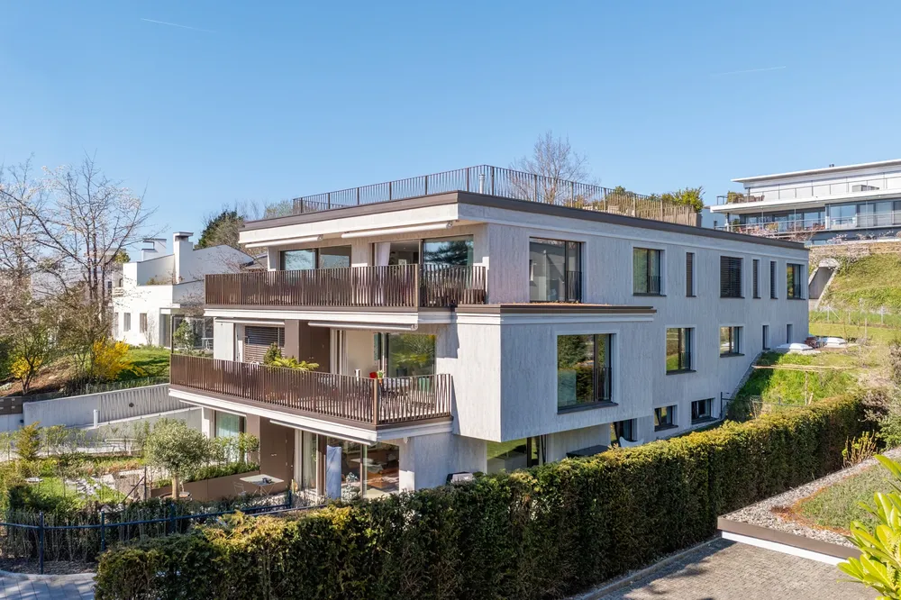 Exklusive 6.5-Zimmer-Attikawohnung mit traumhafter Dachterrasse in Küsnacht